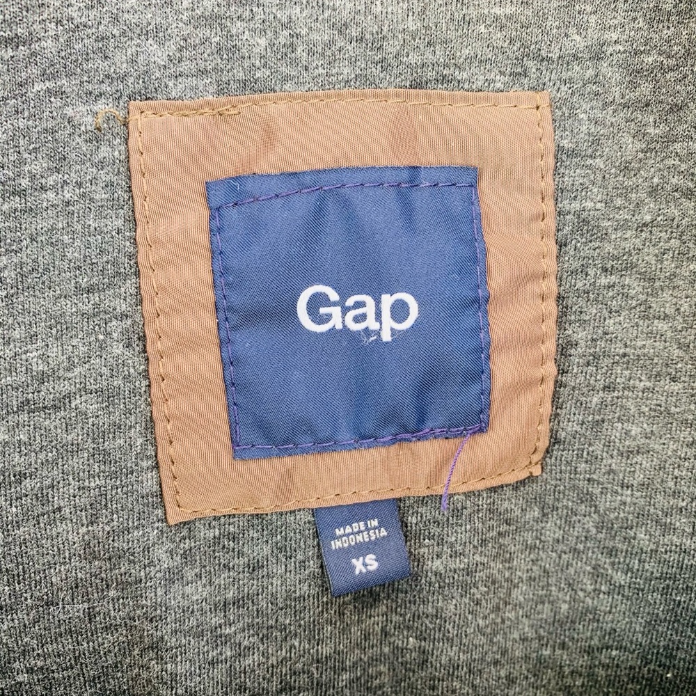 GAP Puffer Vest - Picture 4 of 6